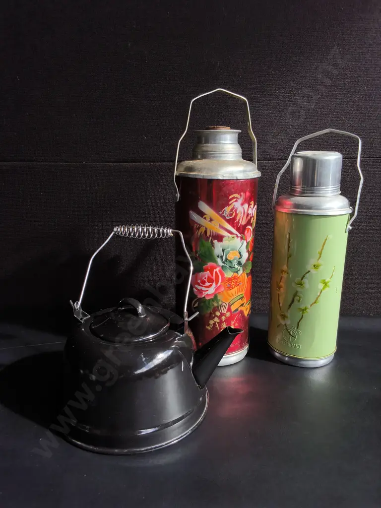 VINTAGE CHINESE ENAMEL THERMOS FLASKS AND BLACK KETTLE, TALLEST H 41 CM Image 1++