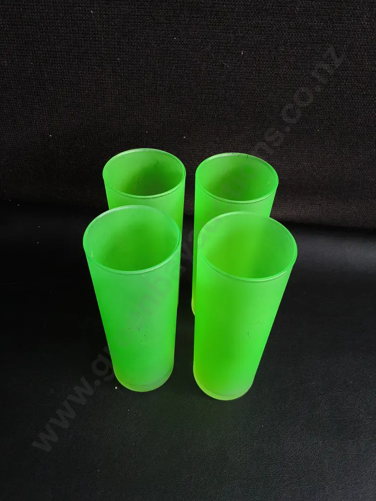 SET OF 4 VINTAGE FROSTED NEON GREEN HIGHBALL GLASSES, URANIUM, H 16 CM Image 1++