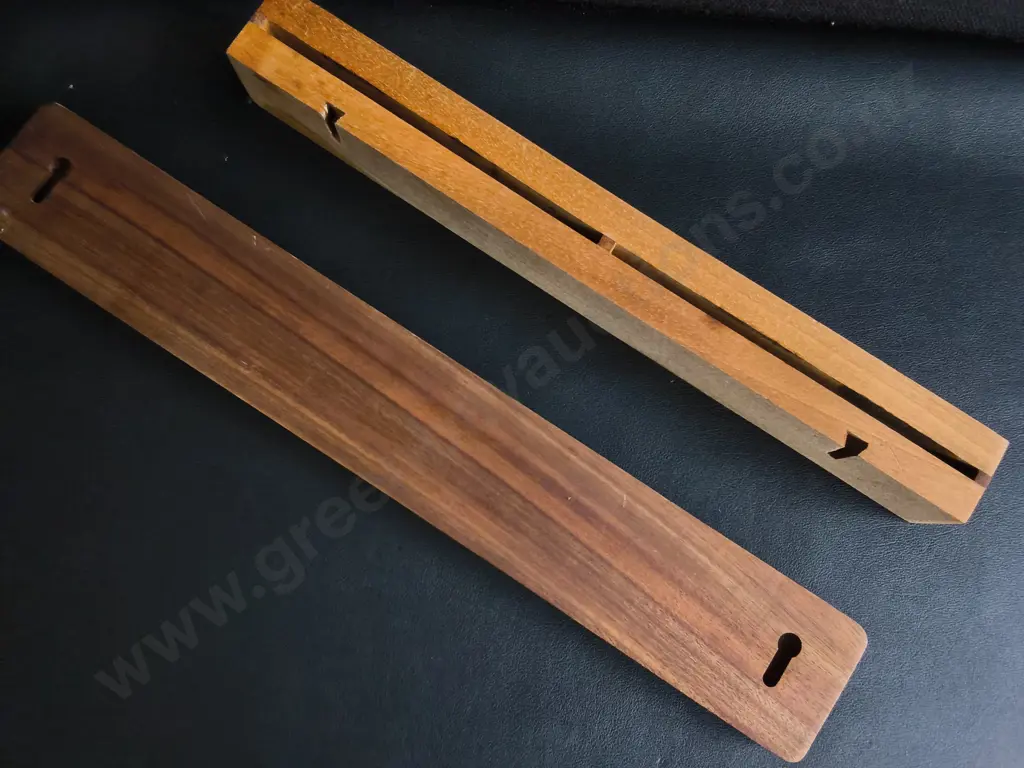 PAIR OF SOLID WOOD KNIFE HOLDERS, ONE MAGNETIC, WIDEST W 40 CM Image 1++