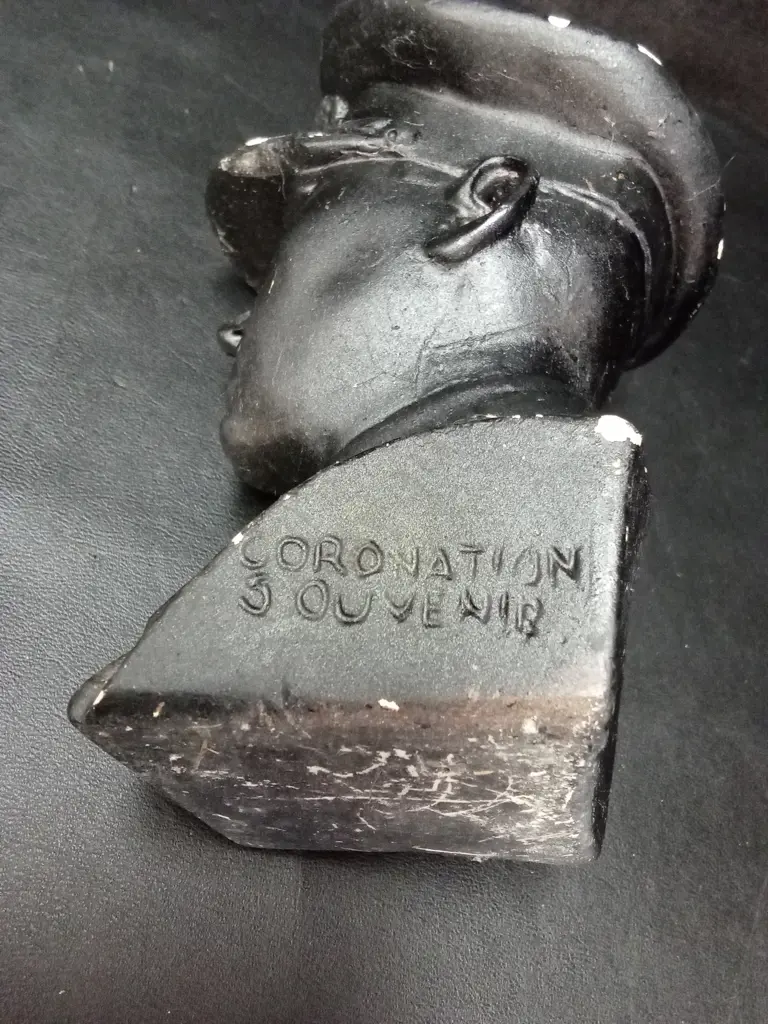 VINTAGE KING EDWARD VIII PLASTER CORONATION BUST H21CM Image 1++