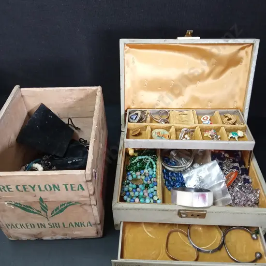 JEWELLERY BOX WITH CONTENTS H10CM L28CM AND BOX OF MORE JEWELLERY