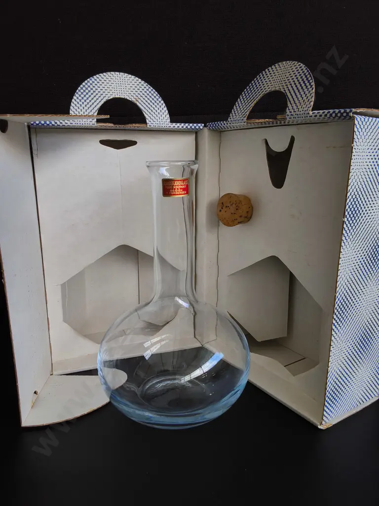 VINTAGE NORWEIGAN RANDSFJORD GLASSVERK BOTTLE WITH CORK, WITH ORIGINAL BOX Image 1++