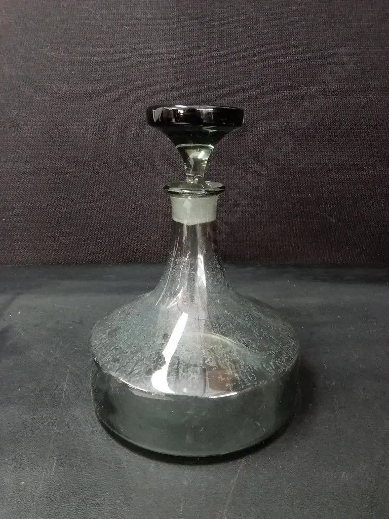 VINTAGE WIDE-BASED GLASS SHIPS DECANTER H22CM Image 1++