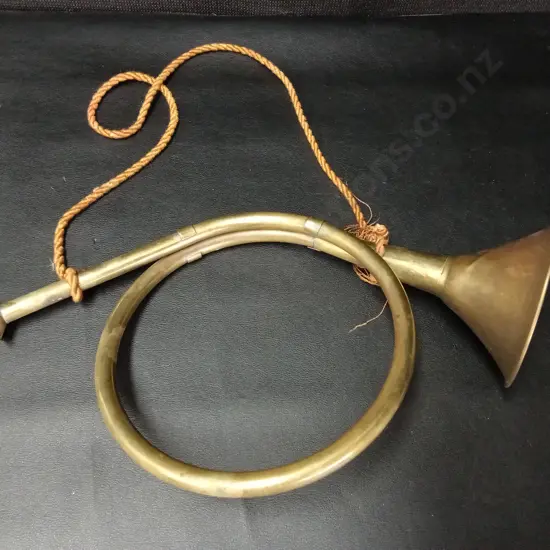 VINTAGE BRASS BUGLE HORN L35CM