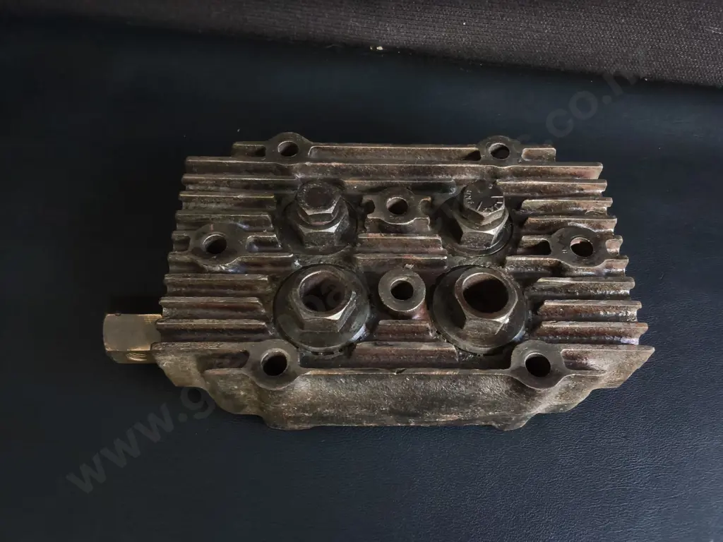 CYLINDER HEAD INDUSTRIAL ART PIECE, W 24 CM Image 1++