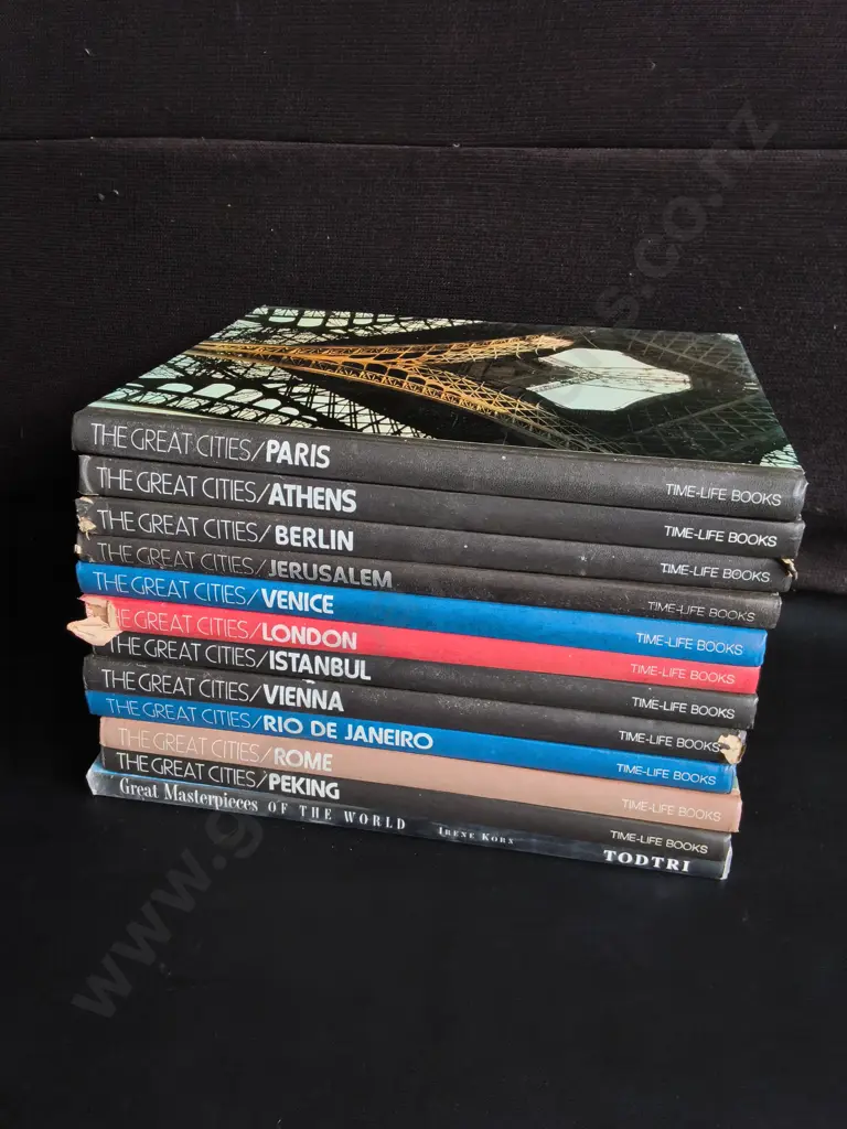 COLLECTION OF VINTAGE HARDCOVER BOOKS FROM THE GREAT CITIES SERIES, WITH ADDITIONAL ART BOOK, 12 PIECES Image 1++