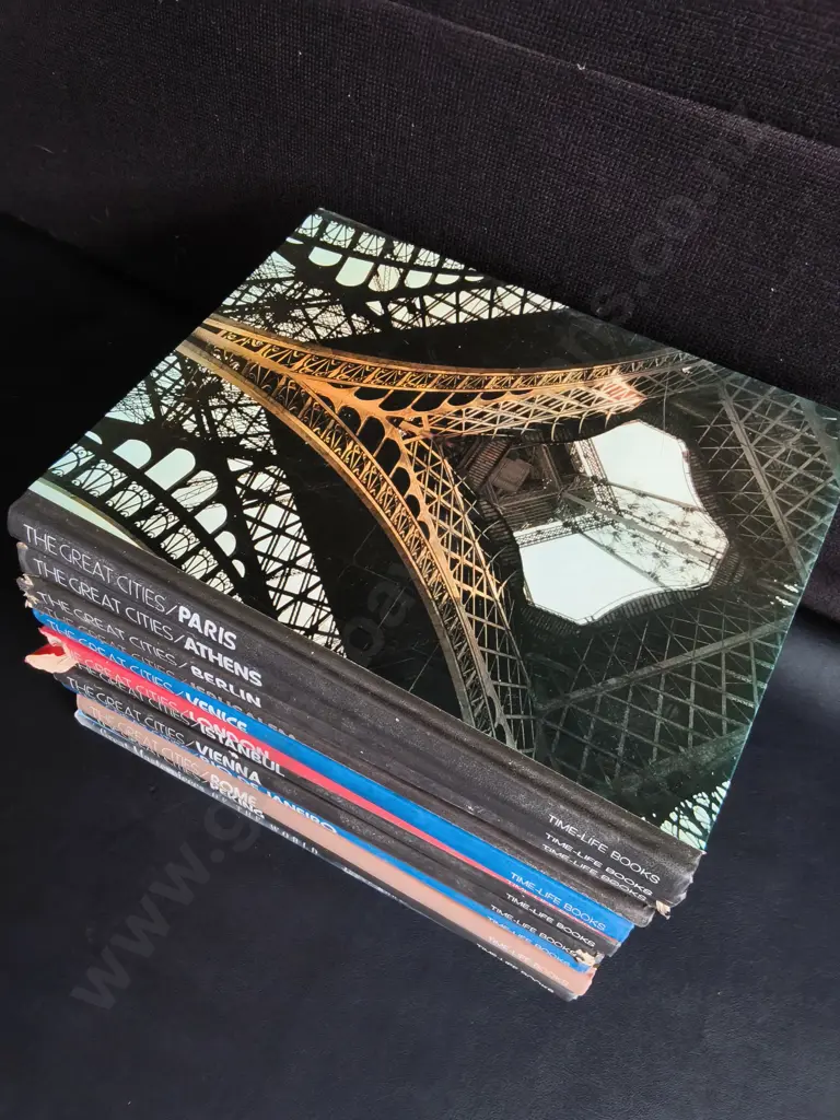 COLLECTION OF VINTAGE HARDCOVER BOOKS FROM THE GREAT CITIES SERIES, WITH ADDITIONAL ART BOOK, 12 PIECES Image 1++