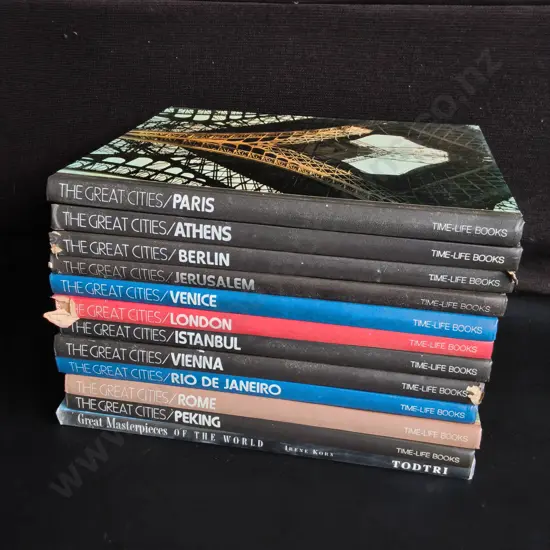 COLLECTION OF VINTAGE HARDCOVER BOOKS FROM THE GREAT CITIES SERIES, WITH ADDITIONAL ART BOOK, 12 PIECES