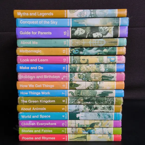 VINTAGE 16 VOLUME SET OF CHILDCRAFT: THE HOW AND WHY LIBRARY CHILDREN'S EDUCATIONAL BOOKS