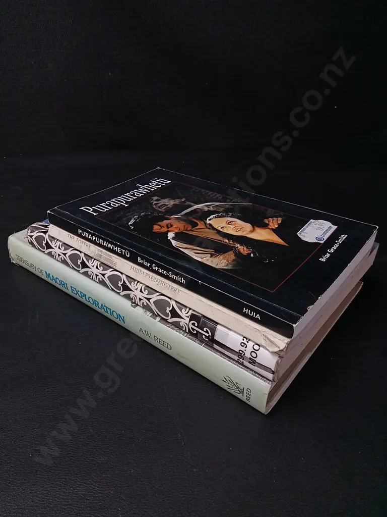 4 MĀORI BOOKS Image 1++