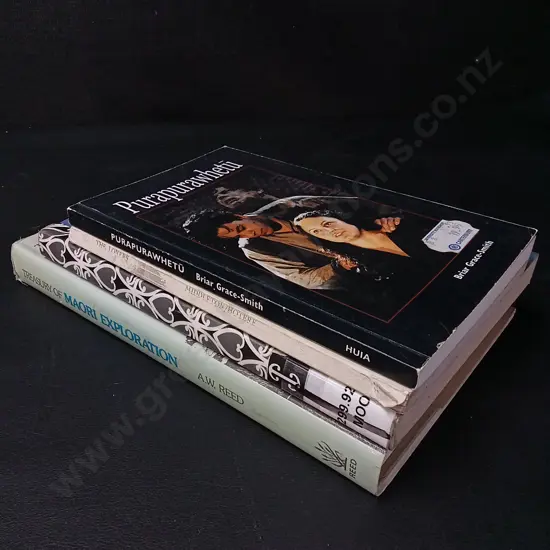 4 MĀORI BOOKS