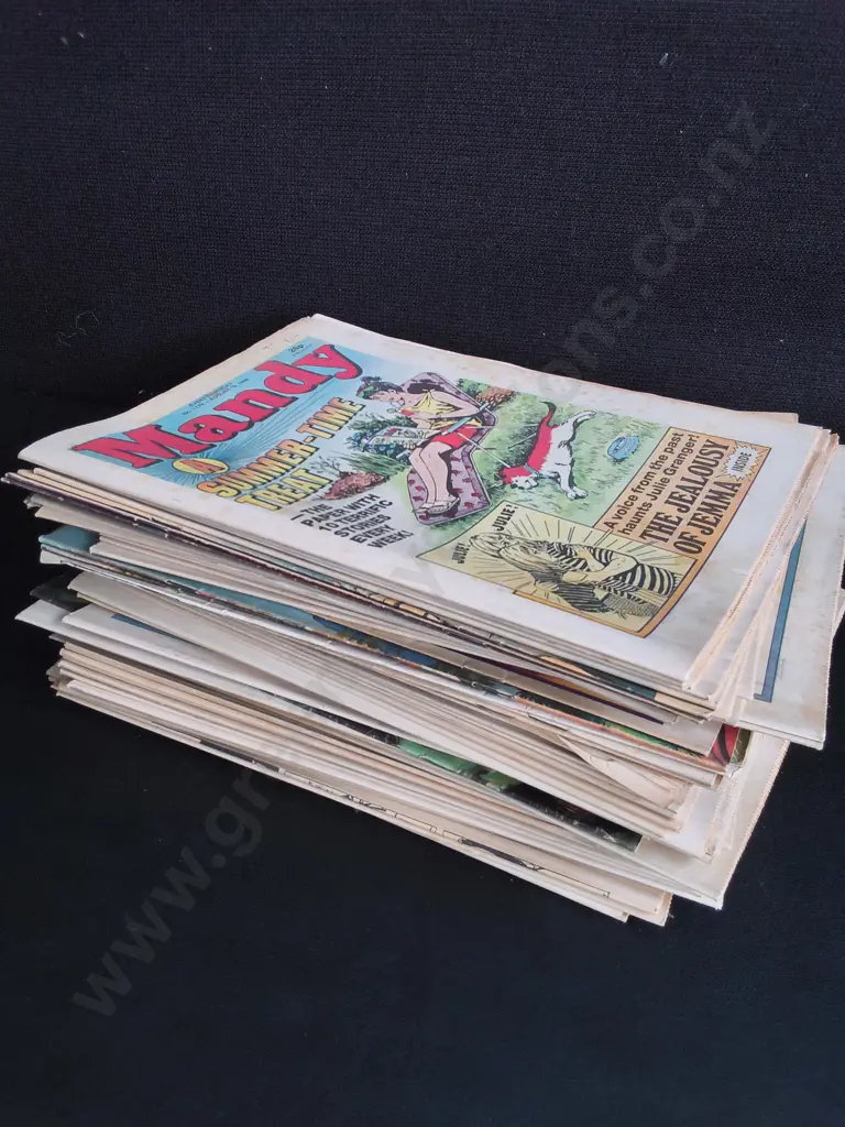 STACK OF VINTAGE COMICS Image 1++