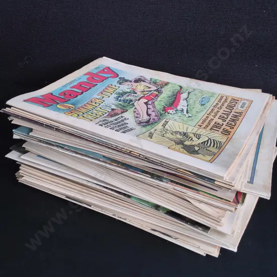 STACK OF VINTAGE COMICS