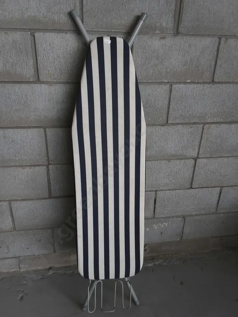 IRONING BOARD Image 1++