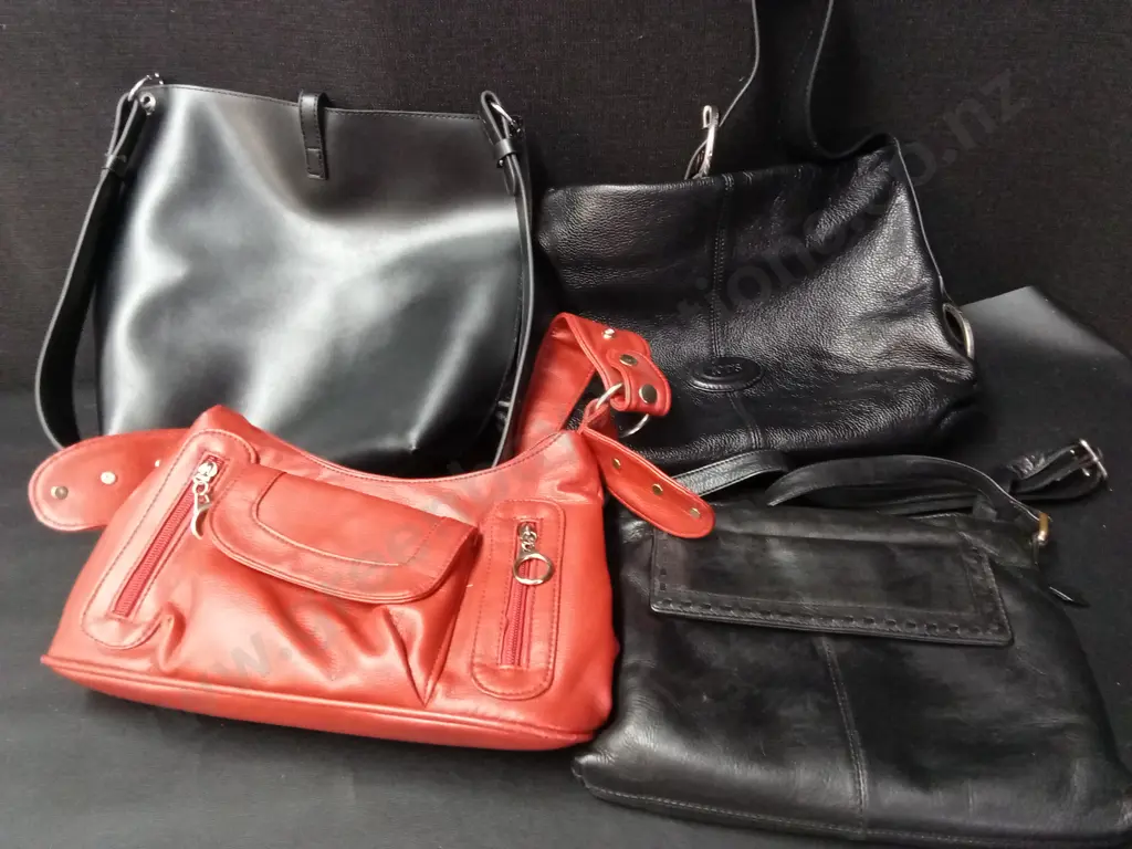 4 WOMEN'S PURSES, 1 GENUINE LEATHER Image 1++