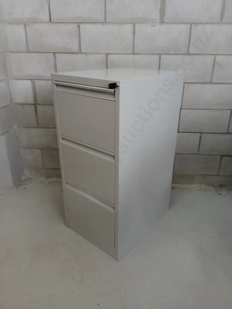 THREE DRAWER FILING CABINET WITH KEY, H 102CM X W 47CM X D 62CM Image 1++