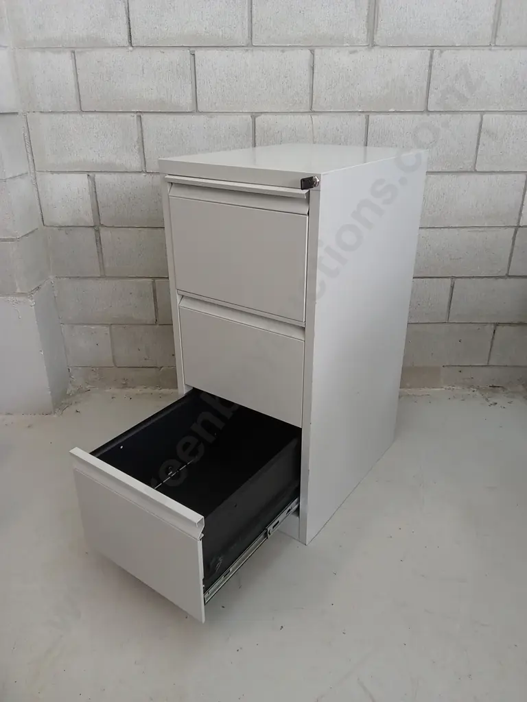 THREE DRAWER FILING CABINET WITH KEY, H 102CM X W 47CM X D 62CM Image 1++