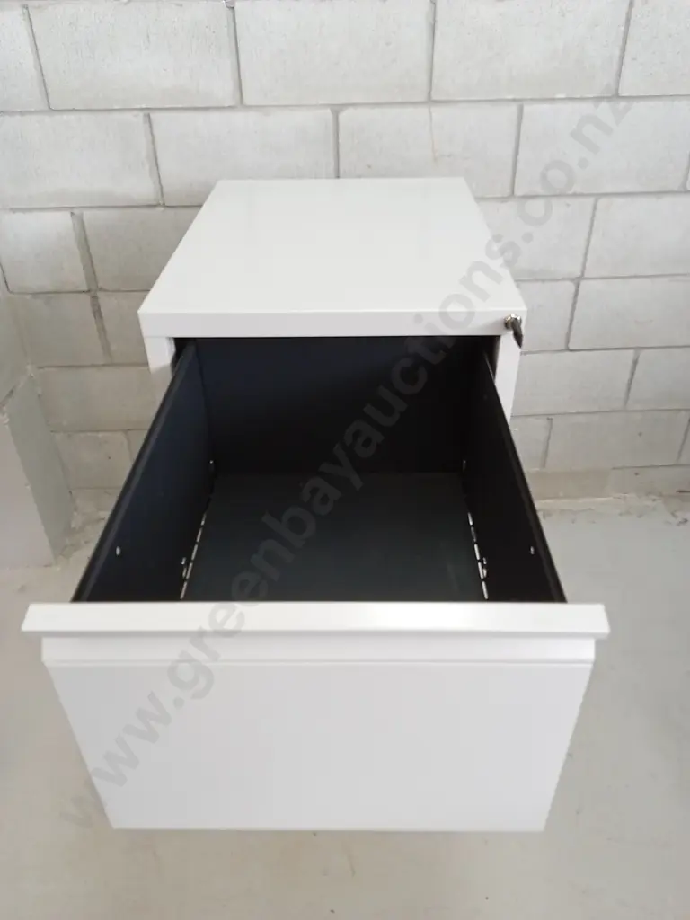 THREE DRAWER FILING CABINET WITH KEY, H 102CM X W 47CM X D 62CM Image 1++