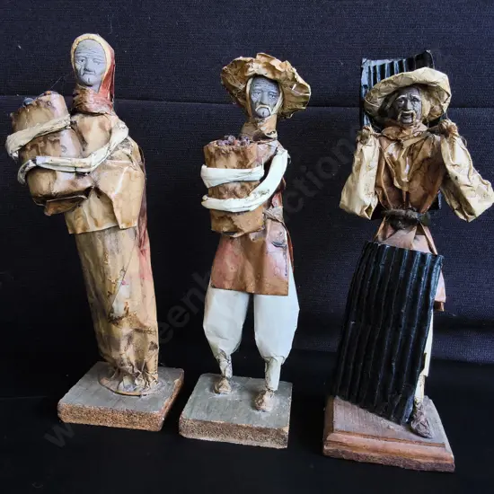 3 VINTAGE MEXICAN FOLK ART PAPER MÂCHÉ AND WOOD FIGURINES, TALLEST H 33 CM
