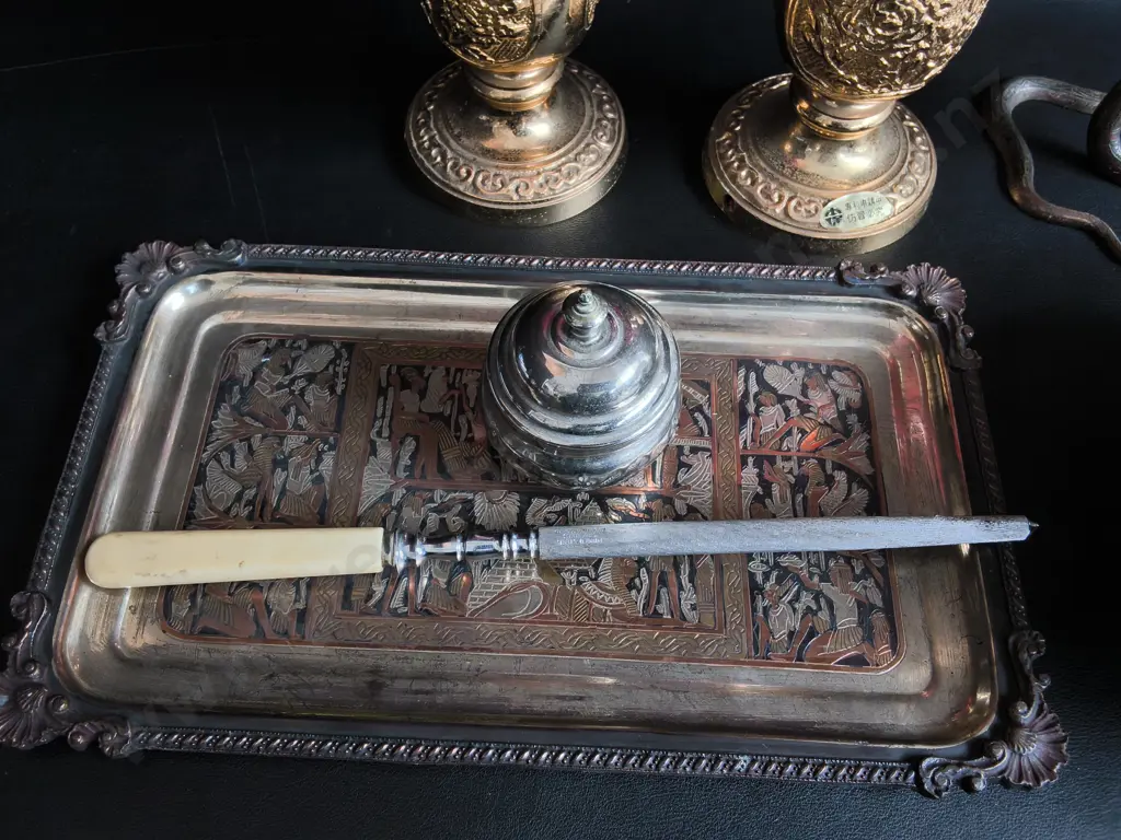 MIX OF VINTAGE ASIAN METALWORK AND DECOR, TALLEST H 33 CM Image 1++