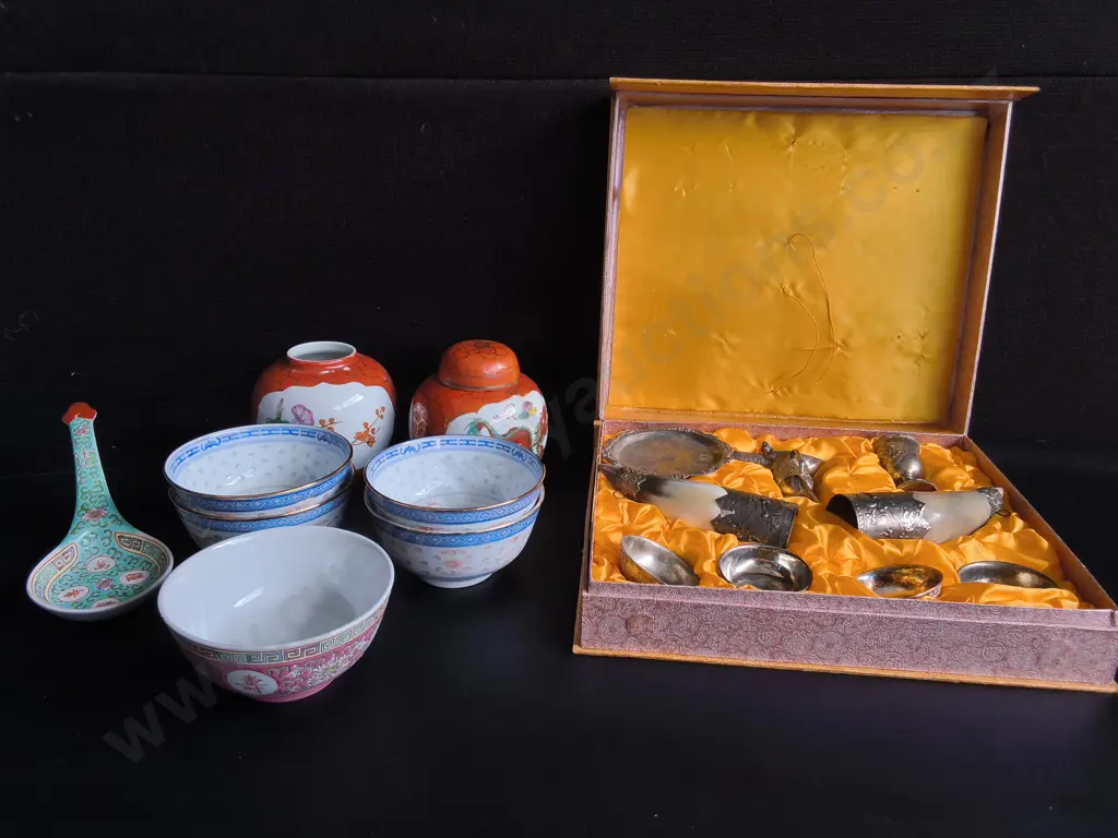 MIX OF ASIAN TABLEWARE, INCLUDING BOXED HORN DRINKING SET Image 1++