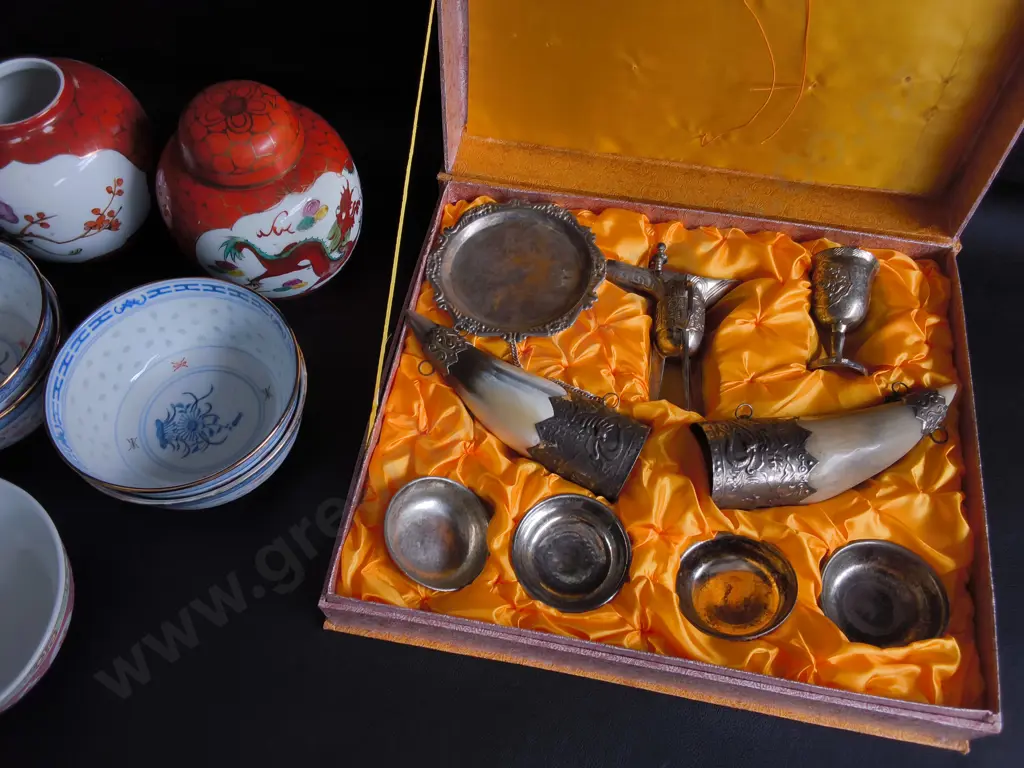 MIX OF ASIAN TABLEWARE, INCLUDING BOXED HORN DRINKING SET Image 1++