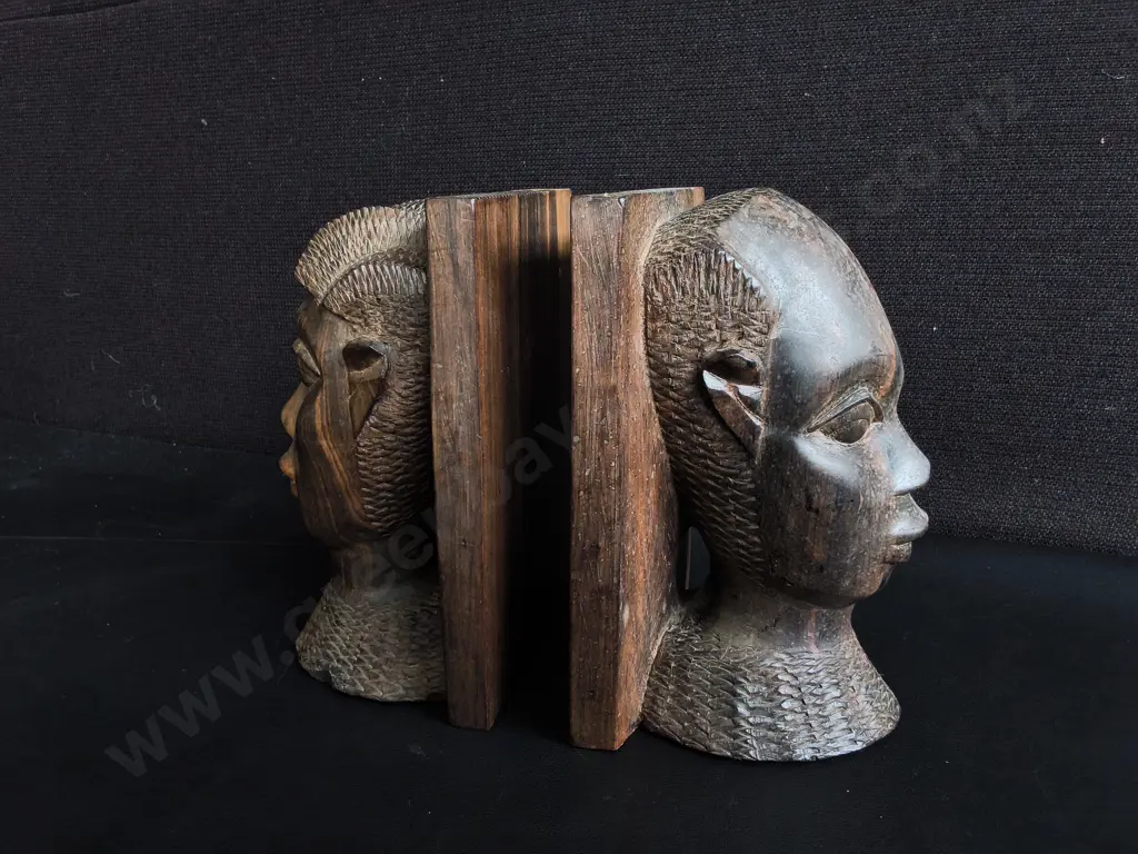 VINTAGE HAND CARVED AFRICAN HARDWOOD BUST BOOKENDS, H 18 CM Image 1++