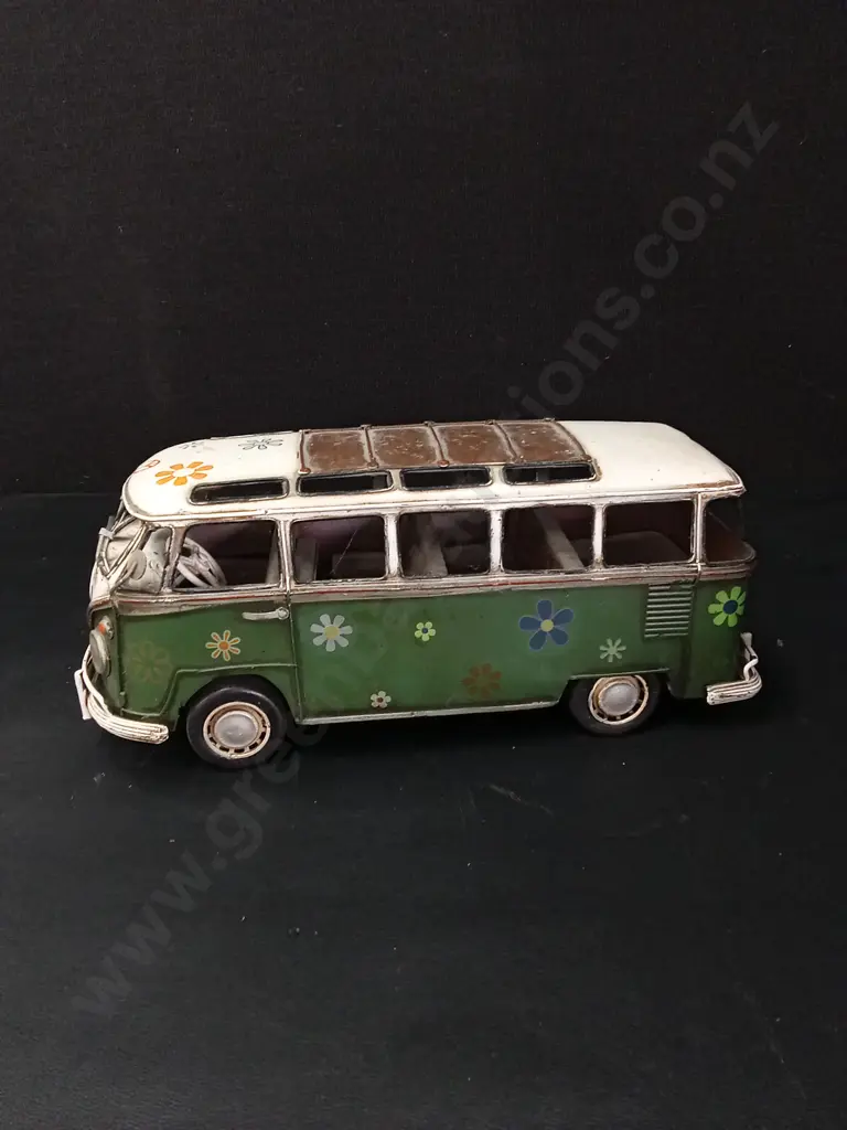2 BOYLE METAL COLLECTABLE VEHICLES LARGEST L32CM Image 1++