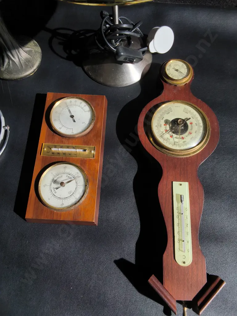 VINTAGE LAMPS, WEATHER STATIONS, AND MIRROR, TALLEST H 35 CM Image 1++