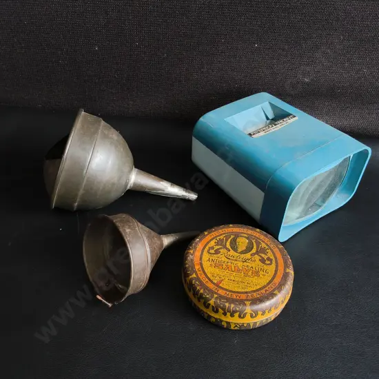 MIX OF VINTAGE ITEMS