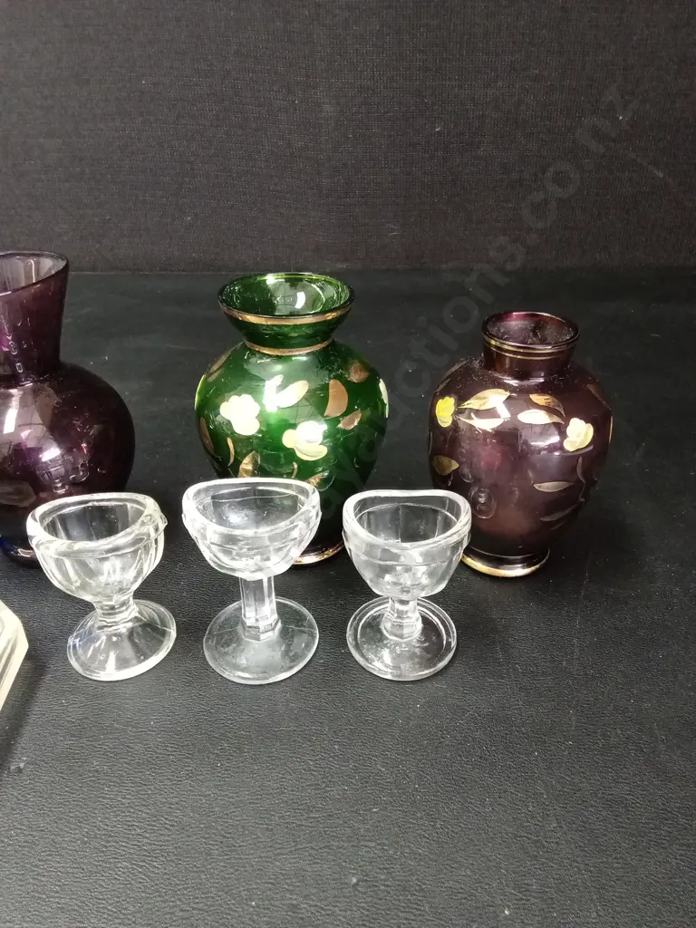 4 VASES TALLEST H11CM 3 VINTAGE EYE WAS CUPS AND A GLASS ETCHED TRINKET TRAY Image 1++