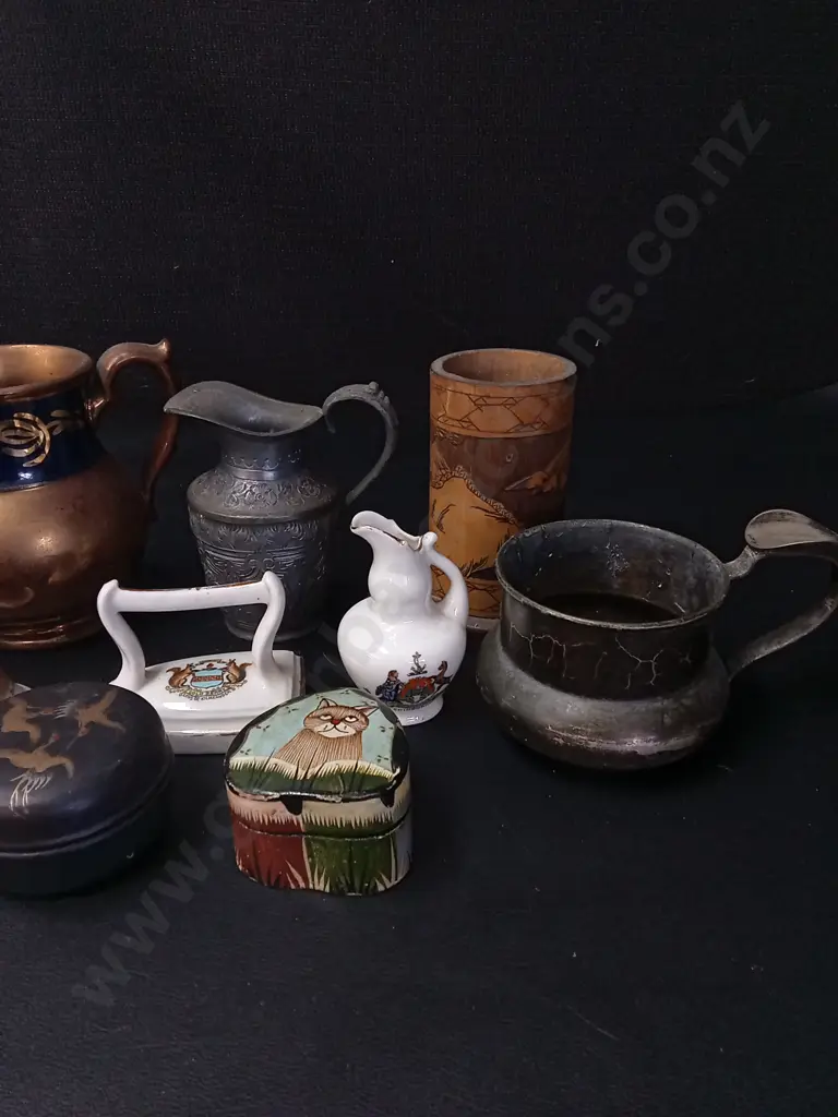ASSORTED VINTAGE ITEMS TALLEST H11CM Image 1++