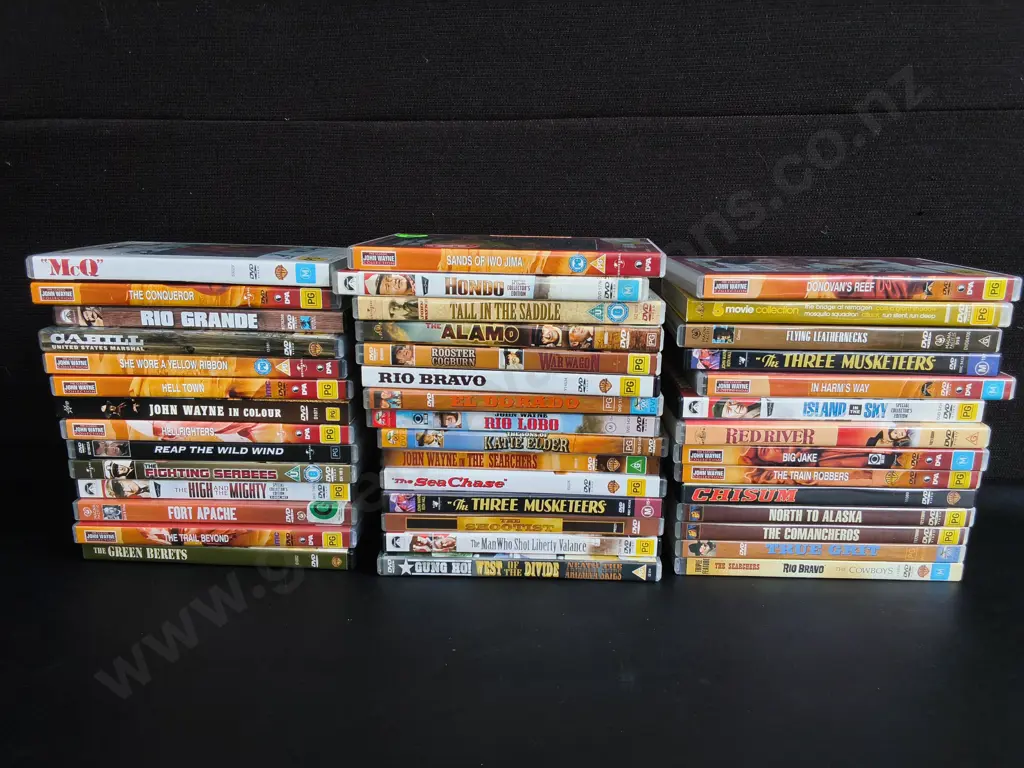 COLLECTION OF JOHN WAYNE DVDS Image 1++