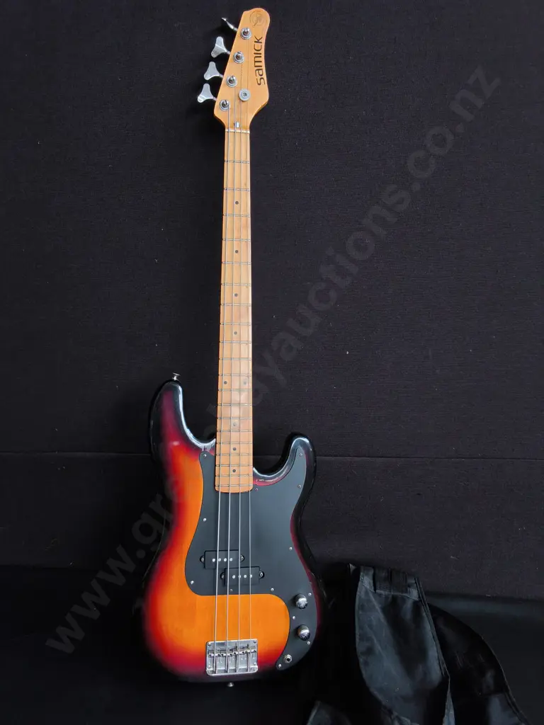 VINTAGE SAMICK ELECTRIC BASS GUITAR Image 1++