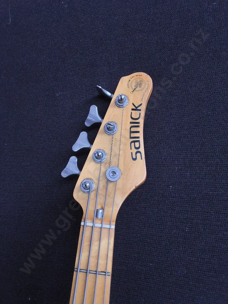 VINTAGE SAMICK ELECTRIC BASS GUITAR Image 1++