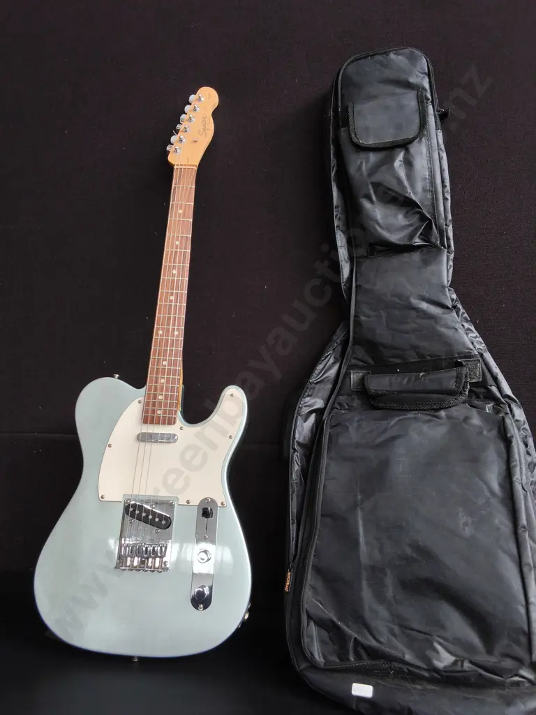 FENDER TELECASTER ELECTRIC GUITAR WITH CASE Image 1++