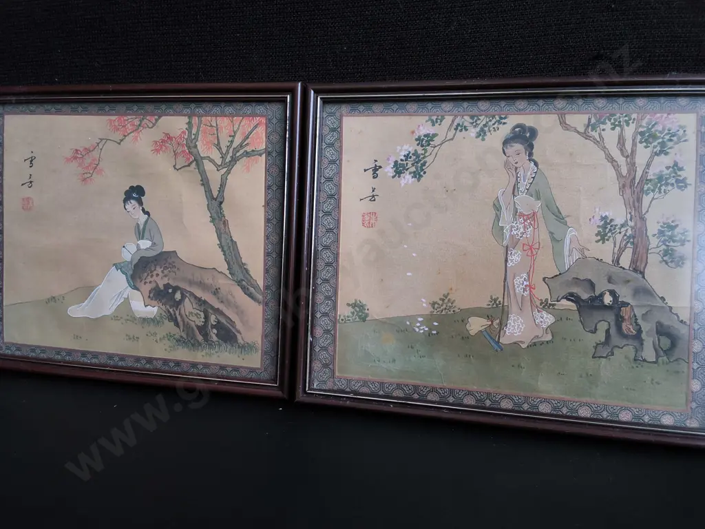 SET OF 3 VINTAGE CHINESE SILK PAINTINGS, FRAMED, H 22 CM X W 27 CM Image 1++