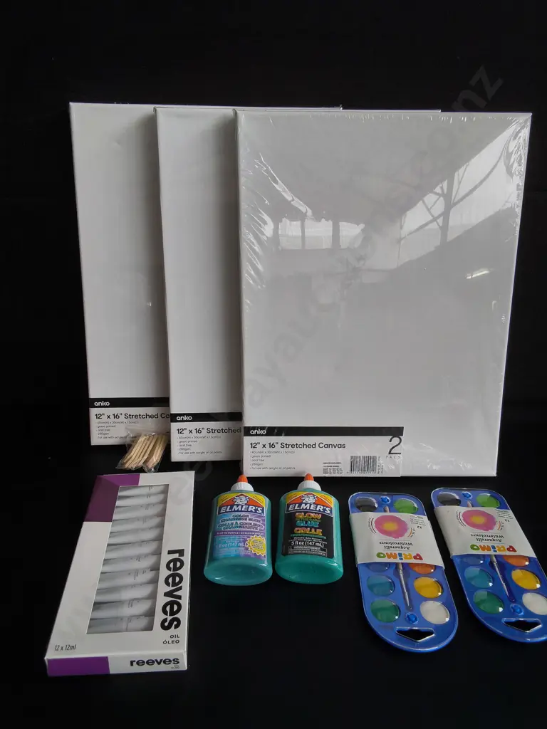 8 BRAND NEW ARTS AND CRAFTS ITEMS Image 1++