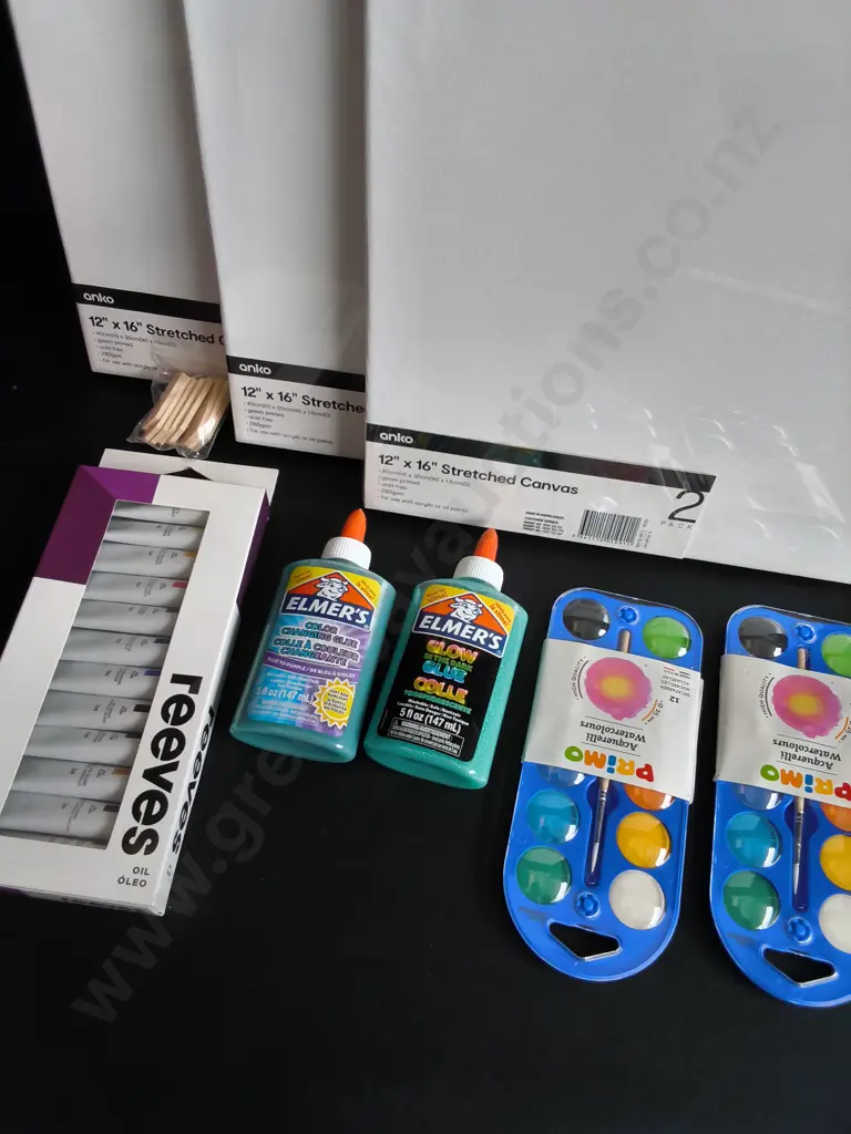 8 BRAND NEW ARTS AND CRAFTS ITEMS Image 1++