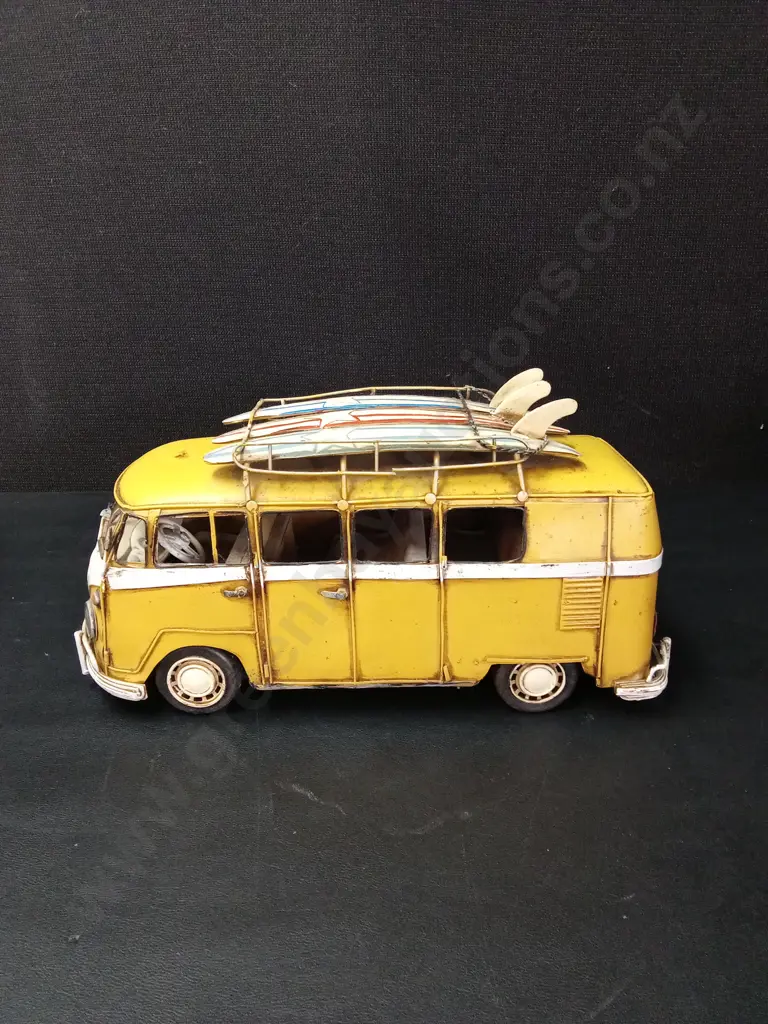 2 BOYLE METAL COLLECTABLE SURFERS VANS L31CM Image 1++