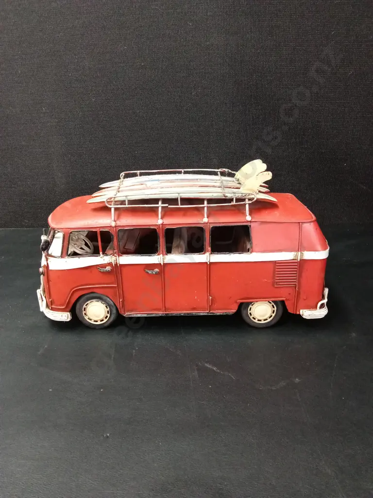 2 BOYLE METAL COLLECTABLE SURFERS VANS L31CM Image 1++