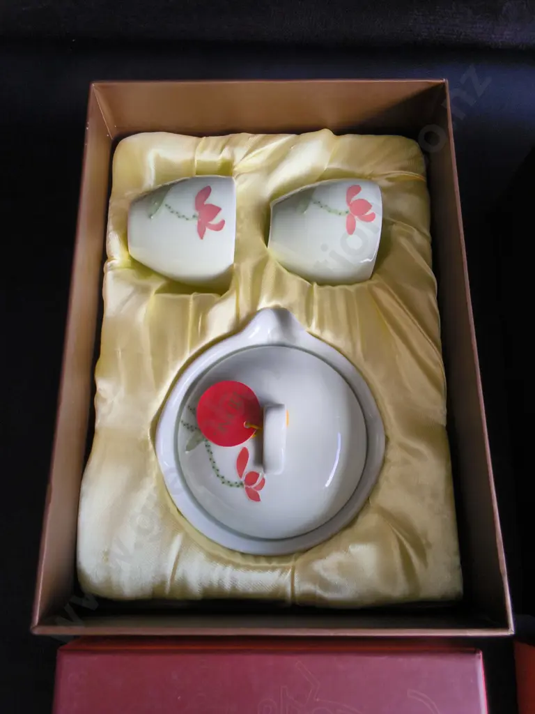 PREMIUM EILONG TAIWON CELADON PORCELAIN TEA SETS, 2 SETS BOXED BRAND NEW Image 1++