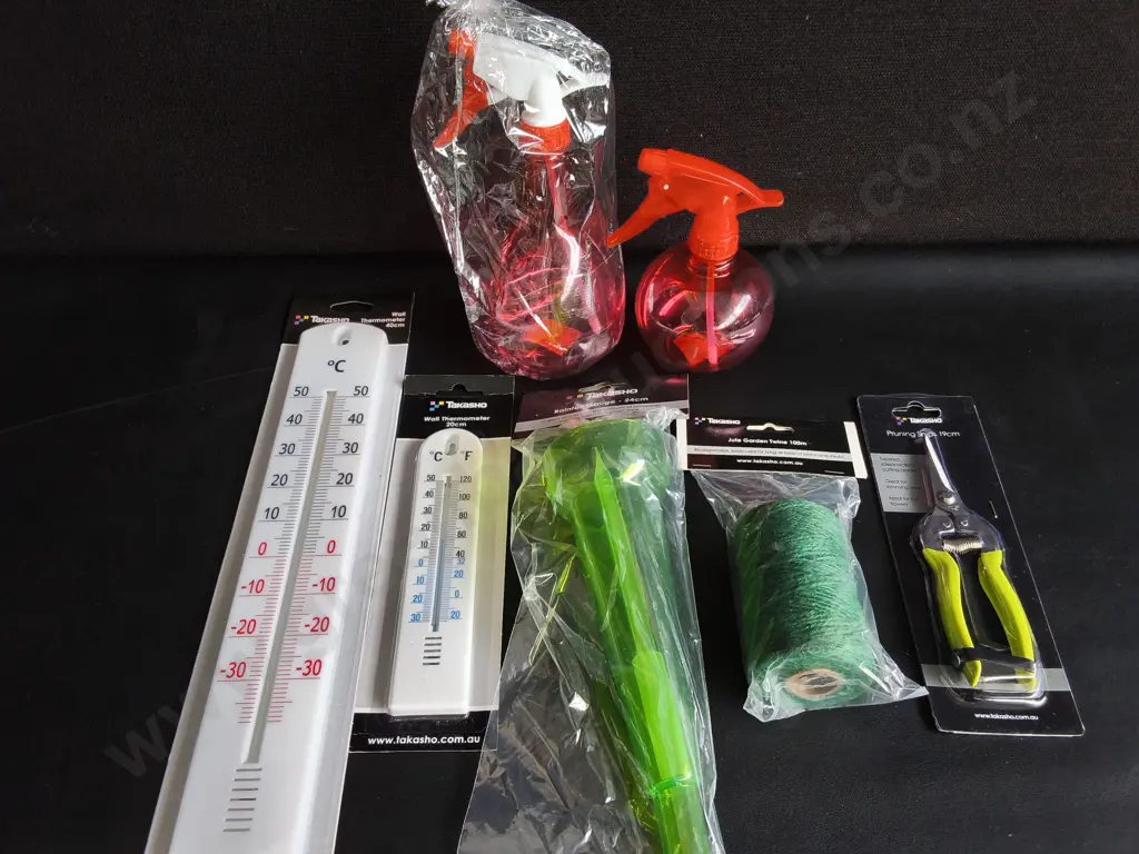 7 PIECES BRAND NEW TAKASHO GARDENING ITEMS Image 1++