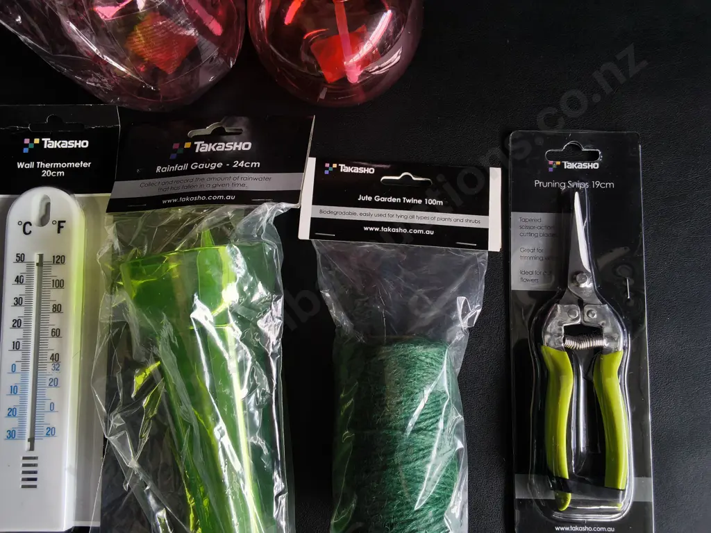 7 PIECES BRAND NEW TAKASHO GARDENING ITEMS Image 1++