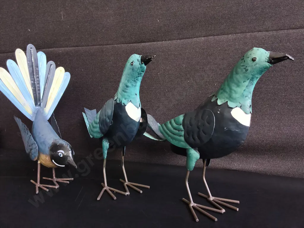 3 METAL GARDEN BIRD SCULPTURES, TALLEST H 27 CM Image 1++