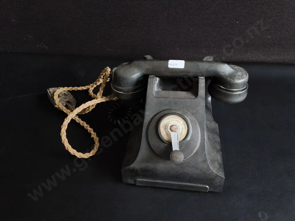 VINTAGE BLACK BAKELITE MANUAL MAGNETO TELEPHONE Image 1++