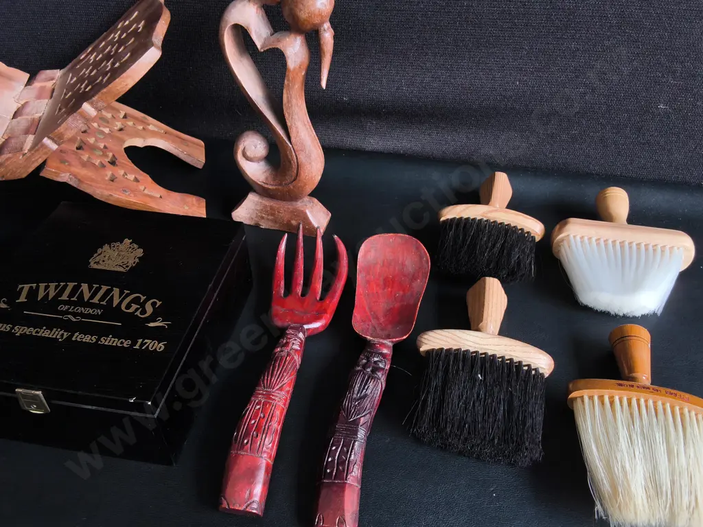 MIX OF WOODEN ITEMS, BOOK STAND, TWINNINGS BOX, SHOE BRUSHES, ETC Image 1++