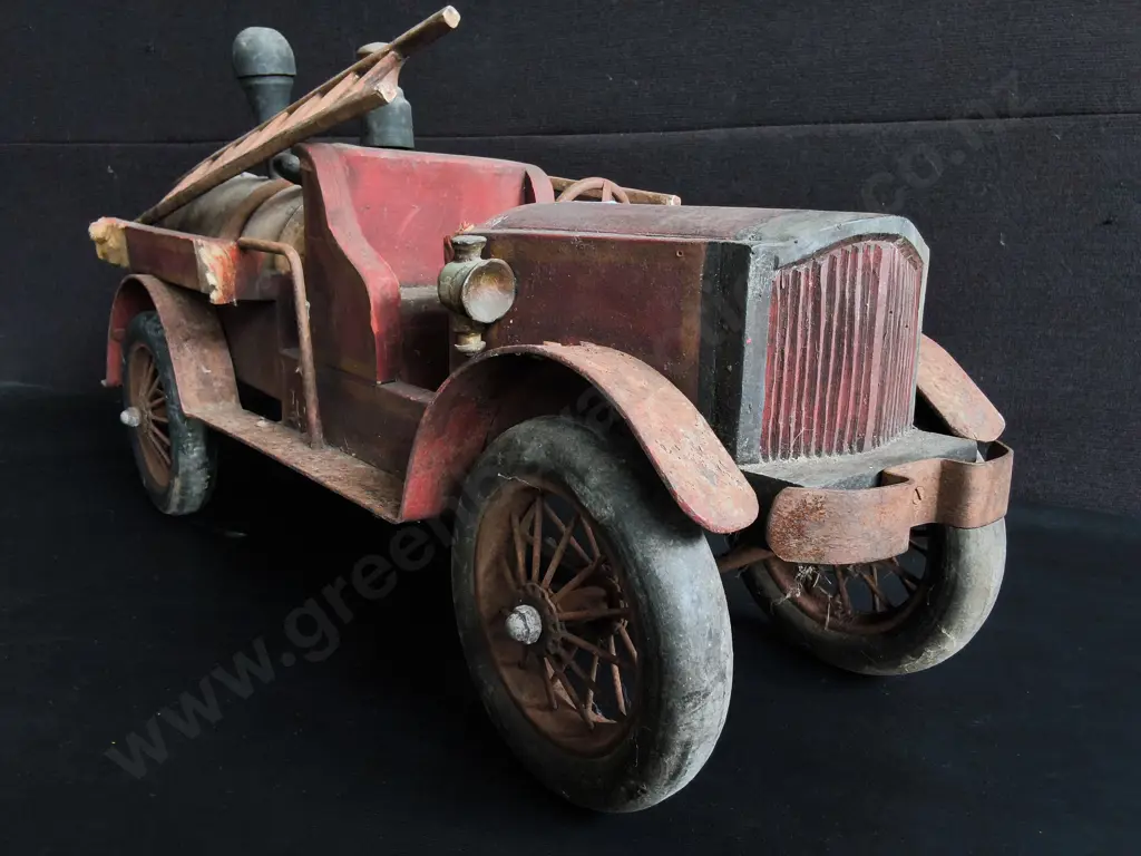 VINTAGE LEONARDO LUNA HANDMADE WOOD AND METAL TOY FIRE TRUCK, W 71 CM Image 1++