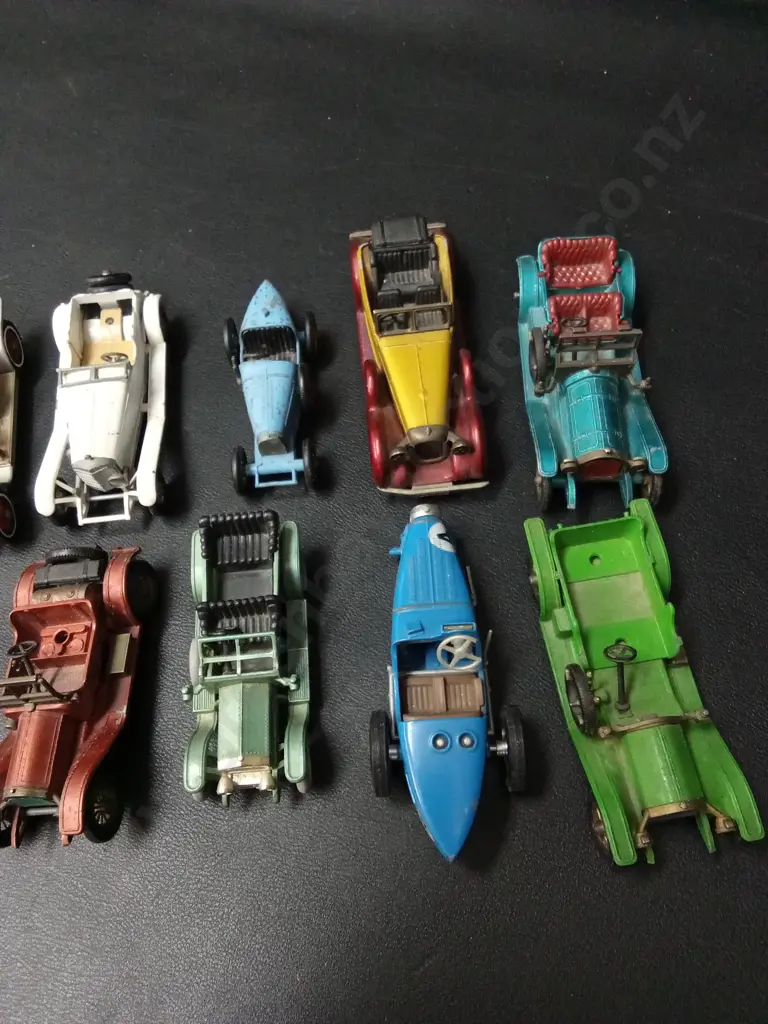 9 VINTAGE MATCHBOOK MODELS OF YESTERYEAR TOY CARS Image 1++