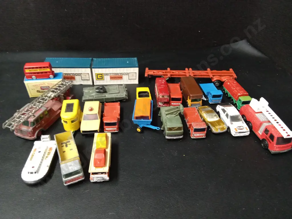 COLLECTION OF VINTAGE TOY VEHICLES Image 1++